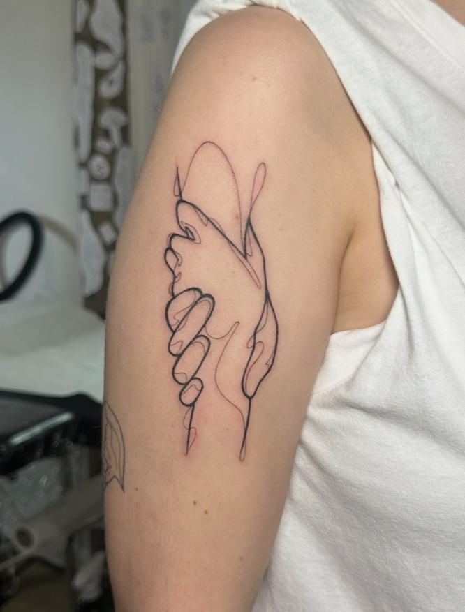Mains — line art
