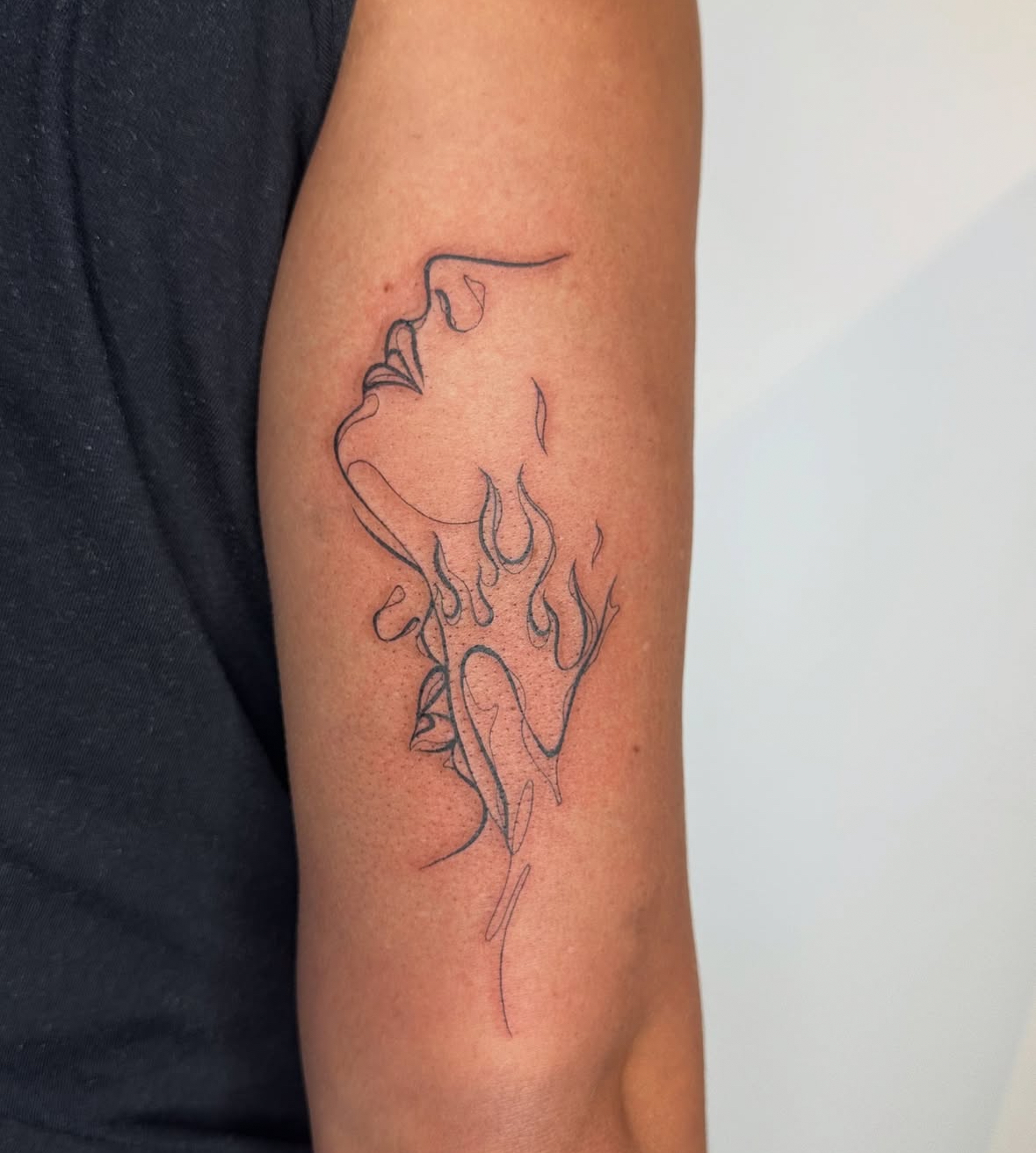 Visage & flammes — bras